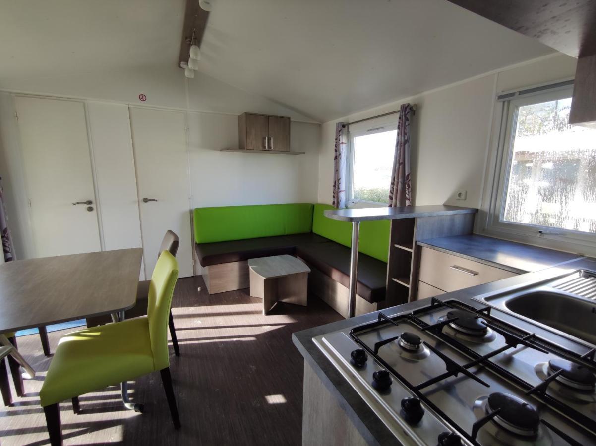 Camping Insolite Le Haut Village Saint-Michel-Chef-Chef Exterior foto